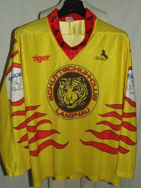 Das Trikot des SC Langnau aus der Saison 1989/90 mit einem ziemlich zahmen Tiger.