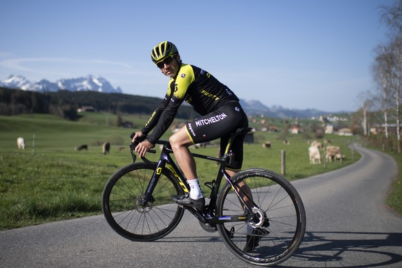 Der Schweizer Radrennfahrer Michael Albasini, aufgenommen am Freitag, 17. April 2020, in Gais. Michael Albasini waere dieses Jahr eigentlich auf Abschiedstour. Wegen dem Coronavirus finden aber keine  ...