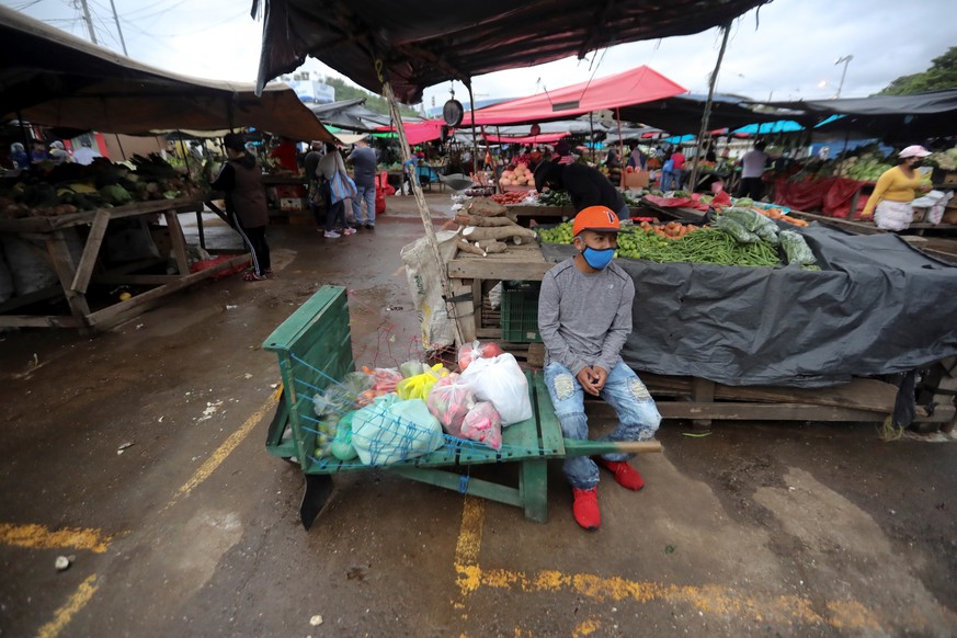 epa08539418 View of a market in Tegucigalpa, Honduras 10 July 2020. The COVID-19 pandemic may exacerbate hunger in Venezuela and in Central American countries such as Nicaragua, El Salvador, Guatemala ...