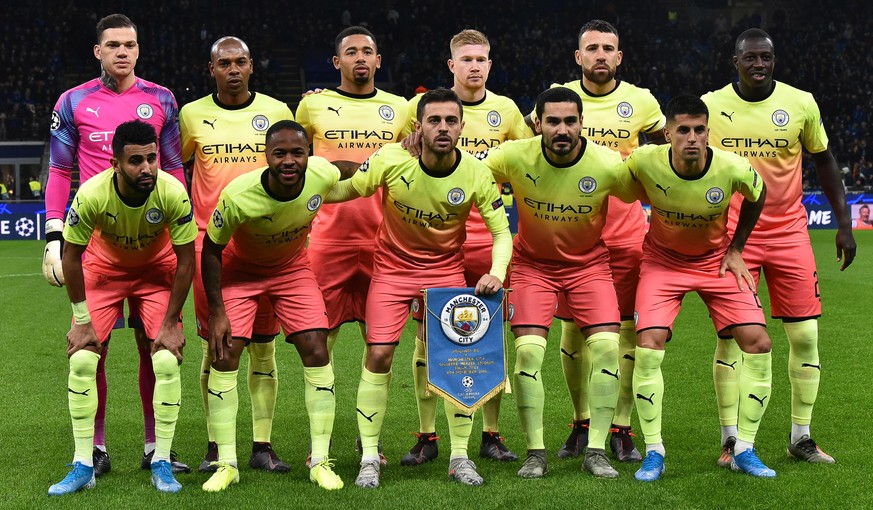epa07977108 Manchester City players line up for the UEFA Champions League group C soccer match Atalanta Bergamo and Manchester City at Giuseppe Meazza stadium in Milan, Italy, 06 November 2019. EPA/PA ...