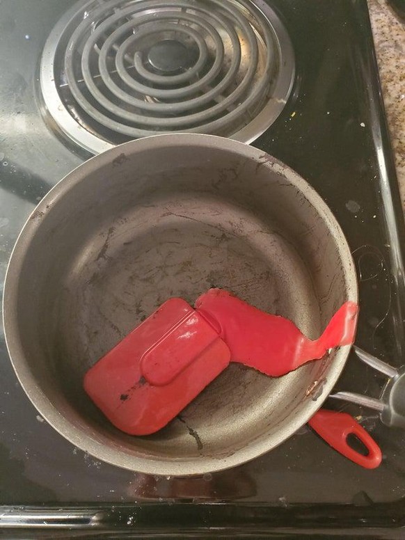 cooking disasters kochen fails https://www.reddit.com/r/Wellthatsucks/comments/gi7unj/making_yummy_salt/