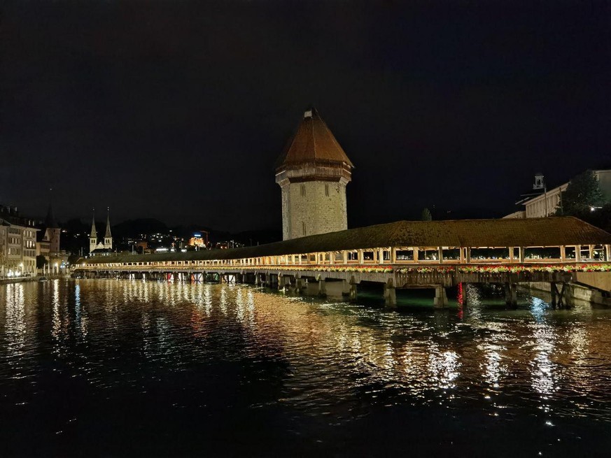 Luzern bei Nacht mit dem Huawei P40 Pro