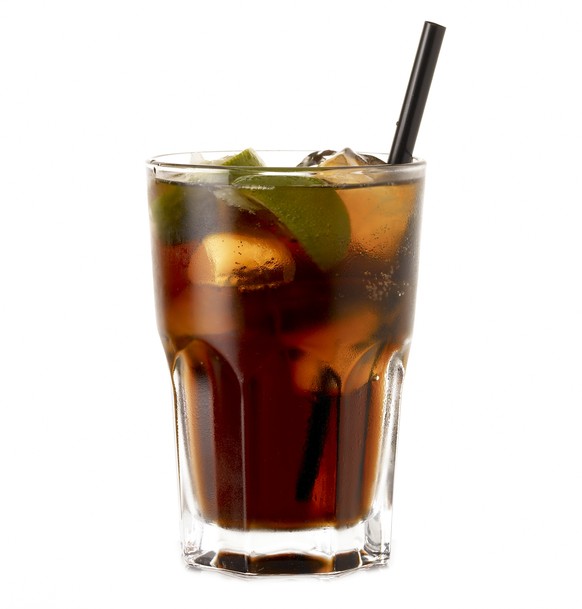 rum and coke cuba libre cocktail alkohol
