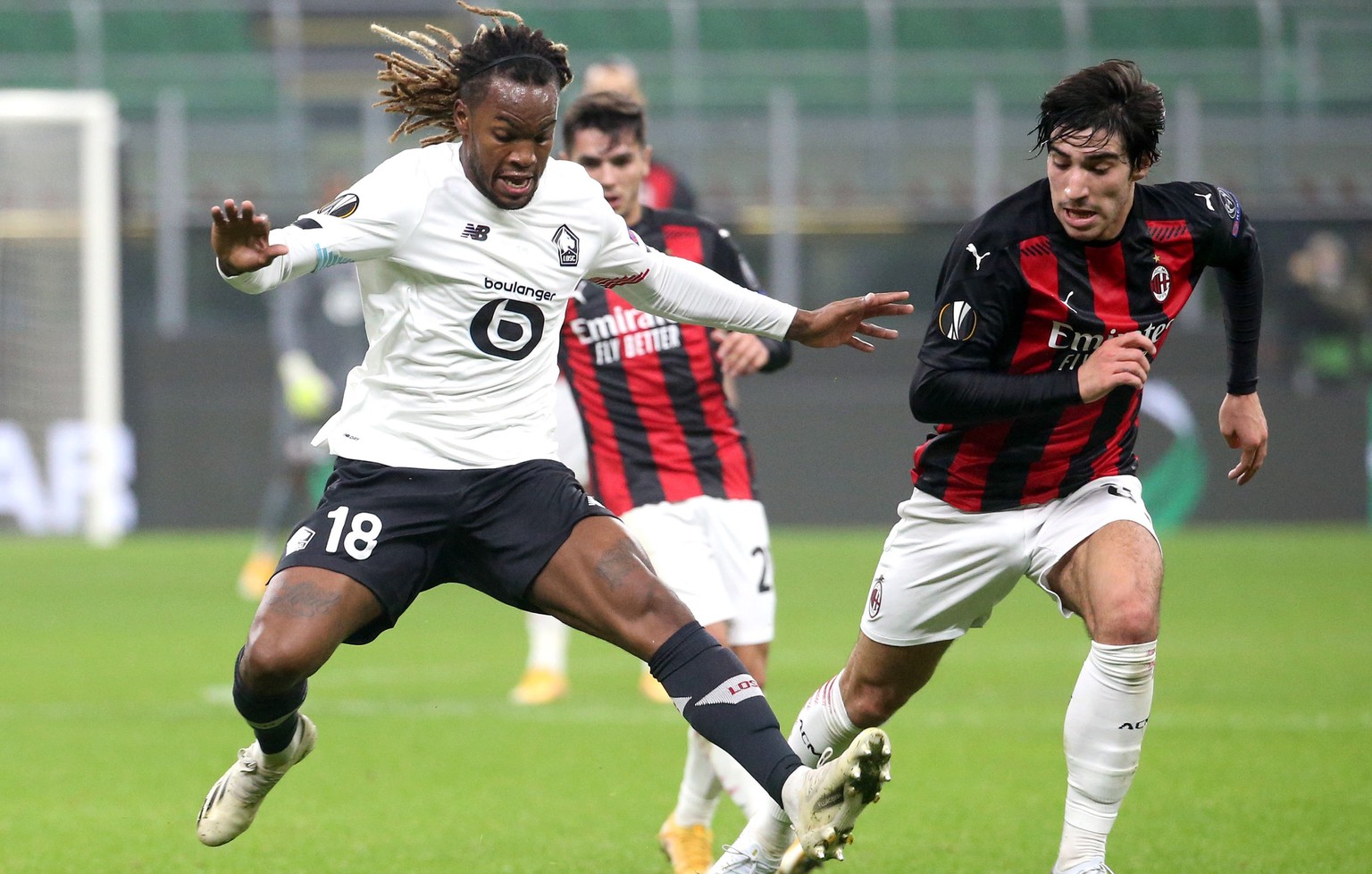 epa08801604 Lille&#039;s Renato Sanches (L) in action against Milan&#039;s Sandro Tonali (R) during the UEFA Europa League group H soccer match between AC Milan and Lille OSC at Giuseppe Meazza stadiu ...