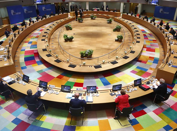 ARCHIV - Bundeskanzlerin Angela Merkel nimmt an einem Gespr