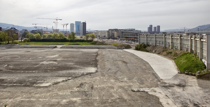 Das Areal des ehemaligen Hardturm Stadions liegt brach, am Donnerstag, 14. April 2011 in Zuerich. (KEYSTONE/Alessandro Della Bella)