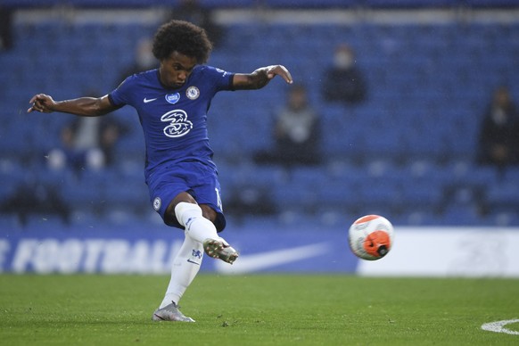 Chelsea&#039;s Willian in action during the English Premier League soccer match between Chelsea and Watford at the Stamford Bridge stadium in London, Saturday, July 4, 2020. (Mike Hewitt/Pool via AP)