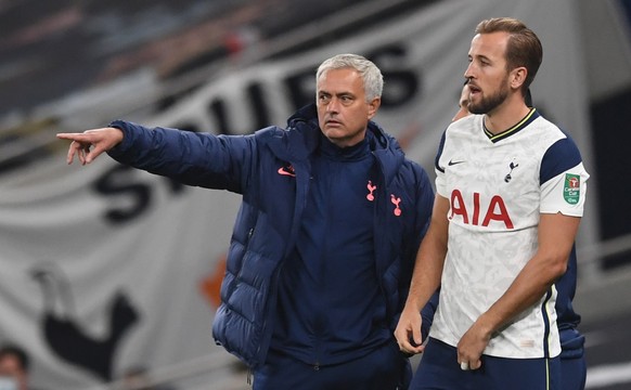 epa08706755 Harry Kane of Tottenham speaks to his manager Jose Mourinho during the English Carabao Cup 4th round match between Tottenham Hotspur and Chelsea in London, Britain, 29 September 2020. EPA/ ...