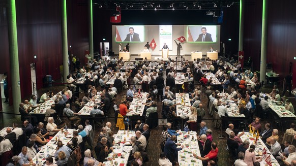 Parteipraesident Albert Roesti spricht an der Delegiertenversammlung der SVP Schweiz am Samtag, 22. August 2020 in Brugg Windisch. (KEYSTONE/Ennio Leanza)