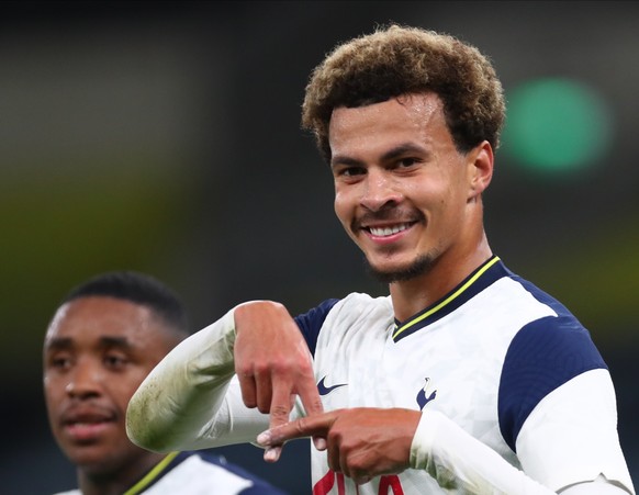 epa08714194 Tottenham&#039;s Dele Alli celebrates after scoring the 7-2 lead from the penalty spot during the UEFA Europa League playoff soccer match between Tottenham Hotspur and Maccabi Haifa in Lon ...