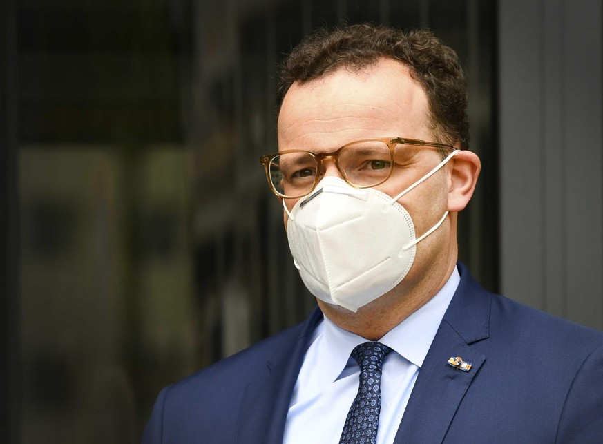 epa08424414 German Minister of Health, Welfare and Sport Jens Spahn visits the academic hospital Radboudumc in Nijmegen, the Netherlands, 15 May 2020. The visit was devoted to cooperation between the  ...