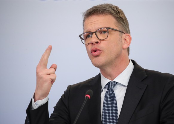 epa08178152 Christian Sewing, Chief Executive Officer (CEO) of Deutsche Bank, speaks during the Deutsche Bank Annual press conference in Frankfurt Main, Germany, 30 January 2020. Deutsche Bank on 30 J ...