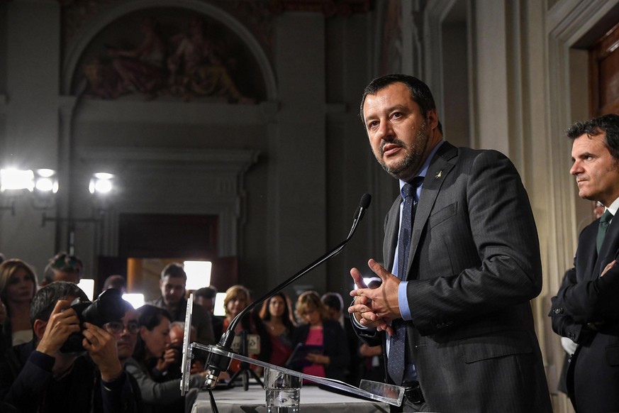 epa06736583 The League (Lega) party&#039;s leader Matteo Salvini (L) addresses the media after a meeting with Italian President Sergio Mattarella at the Quirinal Palace, Italy, Rome, 14 May 2018. M5S  ...