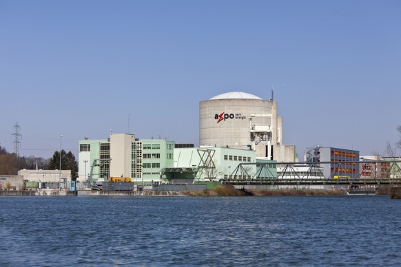 ARCHIV - ZUM TAGESGESCHAEFT DER WINTERSSESSION UEBER DAS AKW BEZNAU AM DONNERSTAG, 13. DEZEMBER 2018, STELLEN WIR IHNEN FOLGENDES THEMENBILD ZUR VERFUEGUNG - Nuclear power plant Beznau I and II with t ...