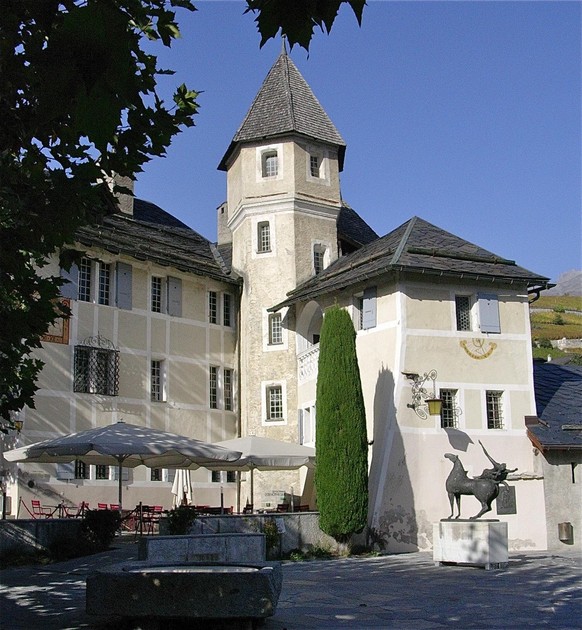Das Château de Villa oberhalb von Sierre.