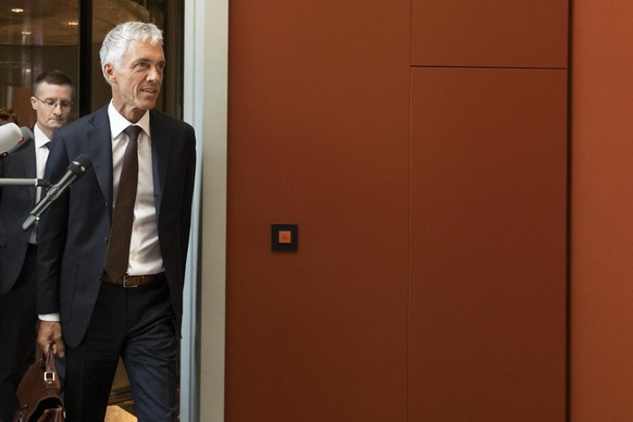 Bundesanwalt Michael Lauber kommt zu einer Anhoerung bei der Gerichtskommission, am Mittwoch, 20. Mai 2020 im Bundeshaus in Bern. (KEYSTONE/Peter Klaunzer)