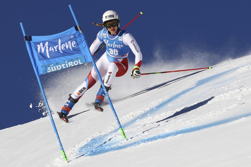 Switzerland&#039;s Andrea Ellenberger competes during an alpine ski, women&#039;s World Cup giant slalom, in Kronplatz, Italy, Tuesday, Jan. 15, 2019. (AP Photo/Marco Trovati)