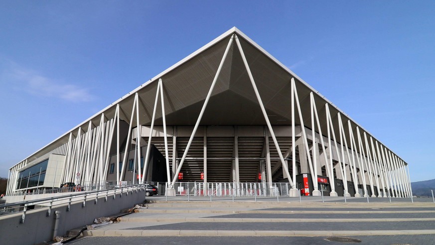Das neue Stadion des SC Freiburg im Freiburger Wolfswinkel ist fast fertiggestellt. Ziel ist es, die neue Arena mit Beginn der Saison 2021/22 im Herbst 2021 in Betrieb zu nehmen Projektstand Neues Sta ...