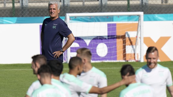 Switzerland&#039;s manager Vladimir Petkovic, top, follows a team training session, at Rome&#039;s Tre Fontane sports center, Sunday, June 13, 2021 in view of the Euro 2020 soccer championship group A ...