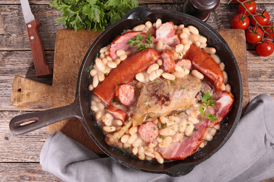 cassoulet eintopf wurst huhn geflügel speck französisch frankreich essen kochen food