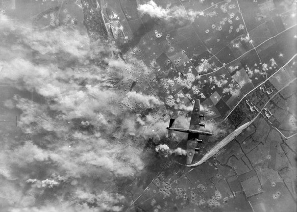 Luftangriff vom 6. Juli auf die Bunkeranlage von&nbsp;Mimoyecques.&nbsp;