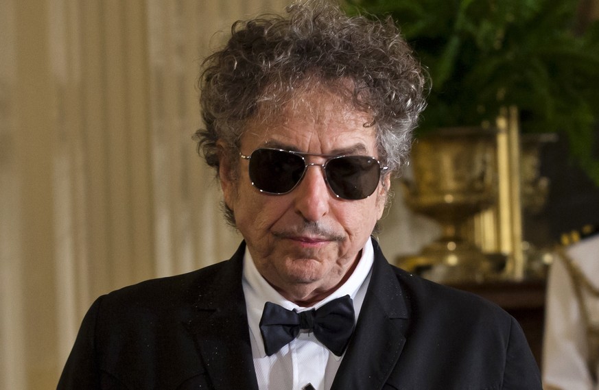 epa08868347 (FILE) - US folk music legend Bob Dylan in the East Room of the White House in Washington, DC USA, 29 May 2012 (reissued 07 December 2020). Universal Music announced it has signed a deal t ...