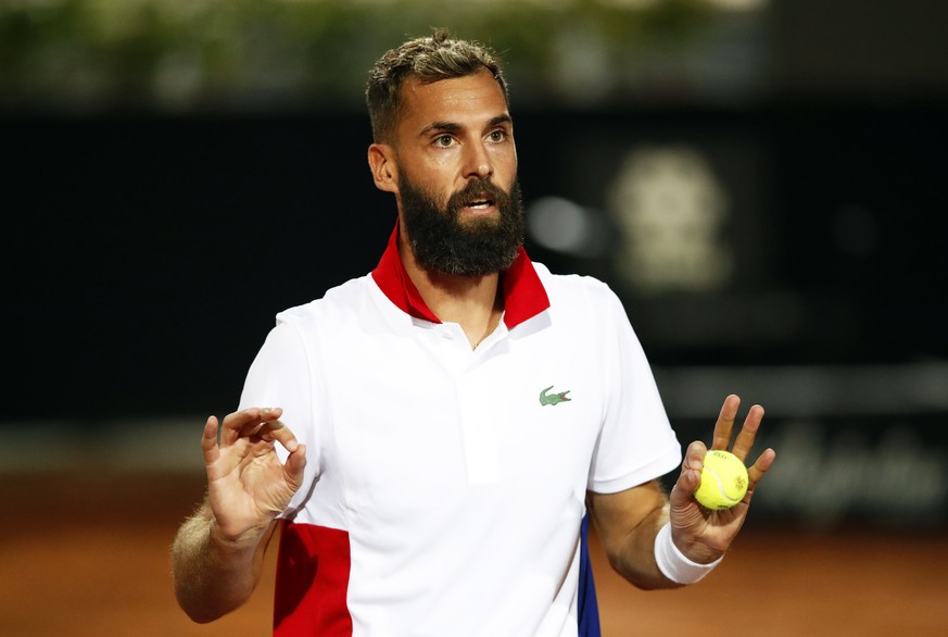 epa08668993 Benoit Paire of France reacts during his men&#039;s singles first round match against Jannik Sinner of Italy at the Italian Open tennis tournament in Rome, Italy, 14 September 2020. EPA/Cl ...
