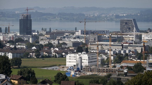 Die Bautaetigkeit in der Stadt Zug ist weiter gestiegen am Freitag, 23. August 2013. Das Bauvolumen in der Stadt Zug erreicht im Jahr 2013 einen neuen Rekordwert...(KEYSTONE/Alexandra Wey)