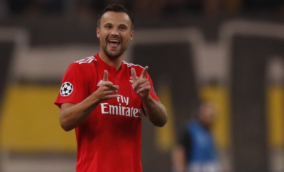 Benfica&#039;s Haris Seferovic, celebrates after scoring the opening goal during a Group E Champions League soccer match between AEK Athens and Benfica at the Olympic Stadium in Athens, Tuesday, Oct.  ...