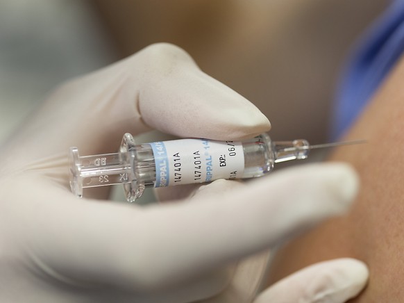Je besser eine Person informiert ist, desto wahrscheinlicher ist es, dass sie sich impfen lässt. Zu diesem Schluss kommt eine Studie. (Symbolbild)