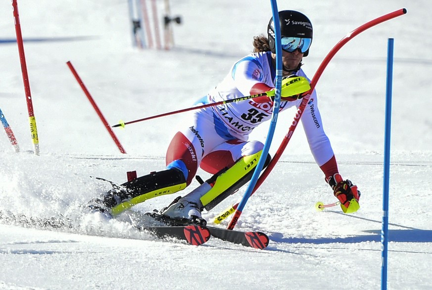 Switzerland&#039;s Sandro Simonet speeds down the course during an alpine ski, men&#039;s World Cup slalom, in Chamonix, Sunday, Jan. 31, 2021. (AP Photo/Marco Tacca)