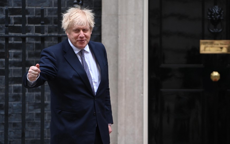 epa09214626 Britain&#039;s Prime Minister Boris Johnson ahead of meeting Gabon&#039;s president Ali Bongo Ondimba at Downing Street in London, Britain, 20 May 2021. EPA/NEIL HALL