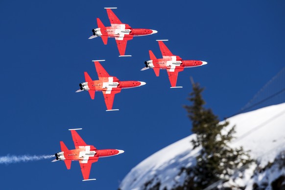 The Swiss Air Force Patrouille Suisse aerobatic team performs during the men&#039;s downhill race at the Alpine Skiing FIS Ski World Cup in Wengen, Switzerland, Saturday, January 19, 2019. (KEYSTONE/A ...