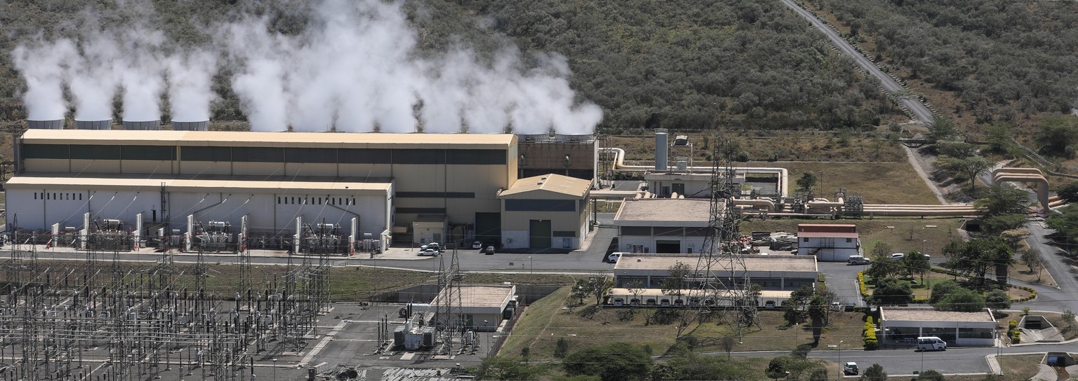 epa07440492 A general view of the Olkaria&#039;s geothermal power plant, one of the Kenya Electricity Generating Company Limited (KenGen), during a site visit by &#039;One Planet Summit&#039; delegate ...