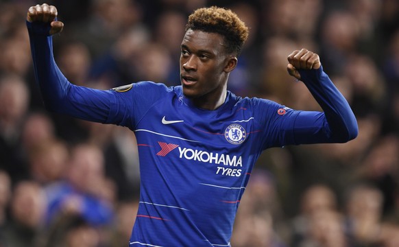 epa07198410 Chelsea&#039;s Callum Hudson-Odoi celebrates after scoring against PAOK during the UEFA Europa League Group L soccer match between Chelsea and PAOK in Stamford Bridge, London, Britain, 29  ...
