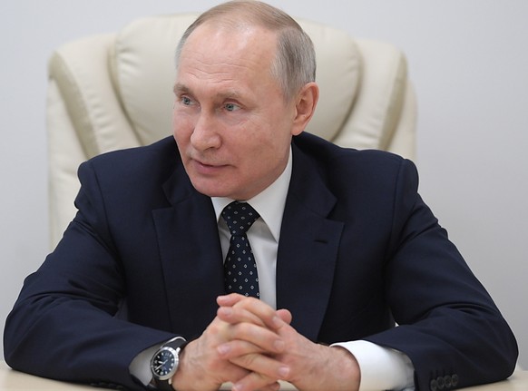 Russlands Präsident Wladimir Putin hat die Verschiebung der Abstimmung über die Verfassungsänderung angekündigt.