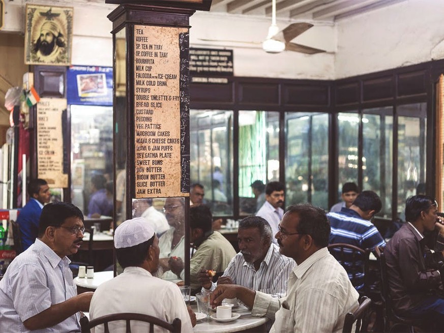 dishoom restaurant kochbuch london carnaby street curry indisch indian bombay irani cafe trinken essen food cocktail https://www.dishoom.com/