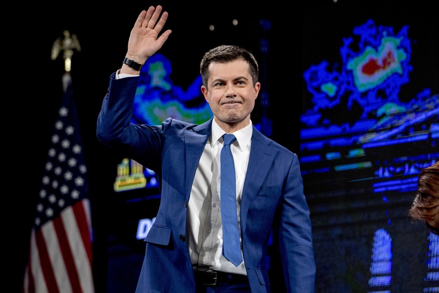 Democratic presidential candidate former South Bend, Ind., Mayor Pete Buttigieg waves after speaking at &quot;Our Rights, Our Courts&quot; forum at New Hampshire Technical Institute&#039;s Concord Com ...
