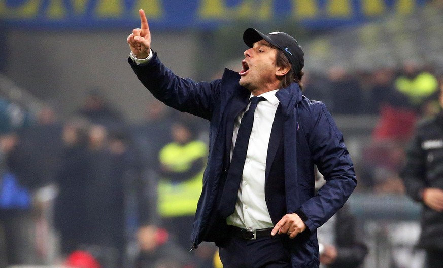 epa08206576 Inter&#039;s head coach Antonio Conte reacts during the Italian Serie A soccer match between Inter Milan and AC Milan at the Giuseppe Meazza Stadium in Milan, Italy, 09 February 2020. EPA/ ...