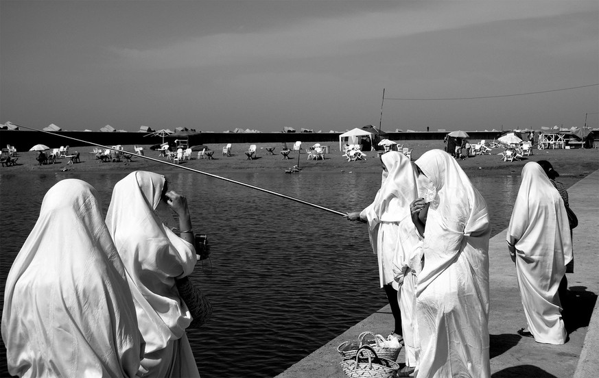 Algerische Fischerinnen im Haïk