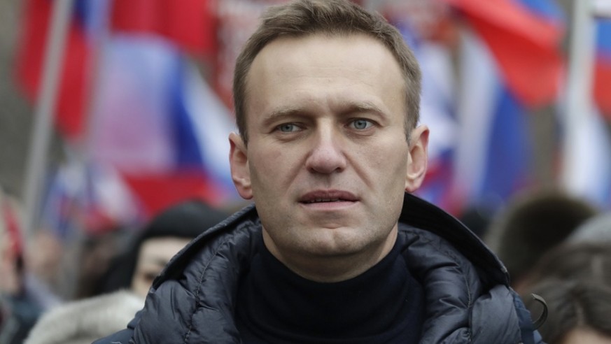 Der russische Oppositionsführer Alexej Nawalny - hier bei einer Demonstration für den erschossenen Oppositionellen Boris Nemzow im Februar - ist erneut festgenommen worden. (Archivbild)