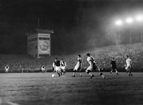 Am 15. April 1959 schreiben die Young Boys im Halbfinal-Hinspiel des Meistercups gegen Stade Reims Schweizer Fussballgeschichte: Vor 63'000 Fans gelingt den Bernern der 1:0-Coup gegen die stolzen Fran ...