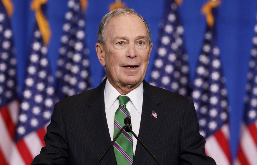 epa08270347 Former New York Mayor and businessman Michael Bloomberg addresses his campaign staff after announcing that he was suspending his campaign for US president in a hotel ballroom in New York,  ...
