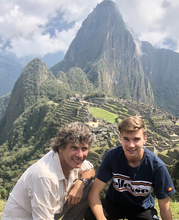 Auf der Suche nach dem perfekten Bild: André Lüthi und sein Sohn Levin in Peru.