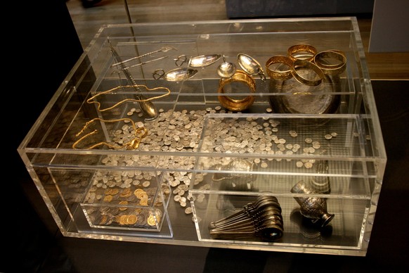 Reconstruction of the Hoxne treasure chest
