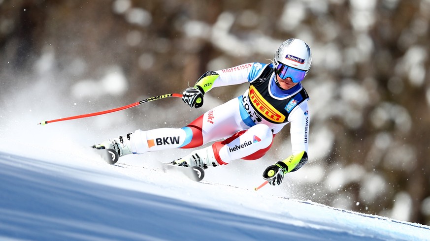 epa09003389 Corinne Suter of Switzerland in action during the Women&#039;s Super G race at the Alpine Skiing World Championships in Cortina d&#039;Ampezzo, Italy, 11 February 2021. EPA/ANDREA SOLERO
