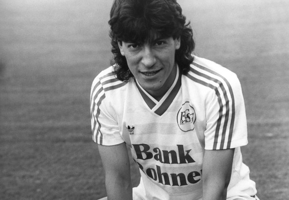 Der chilenische Weltklasse-Stuermer Ivan Zamorano, aufgenommen 1989 in St. Gallen. Zamorano spielte von 1988 bis 1991 fuer den FC St. Gallen und war der vielleicht beste Spieler, der je in der Schweiz ...