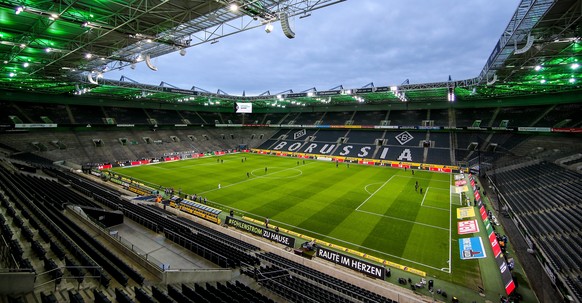 epa08286773 View of empty stands prior to the German Bundesliga soccer match between Borussia Moenchengladbach and 1. FC Koeln in Moenchengladbach, Germany, 11 March 2020. he match takes place behind  ...