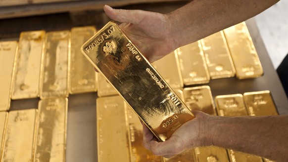 ARCHIV --- ZU DER VOLKSINITIATIVE &quot;RETTET UNSER SCHWEIZER GOLD (GOLD-INITIATIVE)&quot; STELLEN WIR IHNEN FOLGENDES BILD ZUR VERFUEGUNG --- In the gold store of Cantonal Bank of Zurich ZKB in Zuri ...