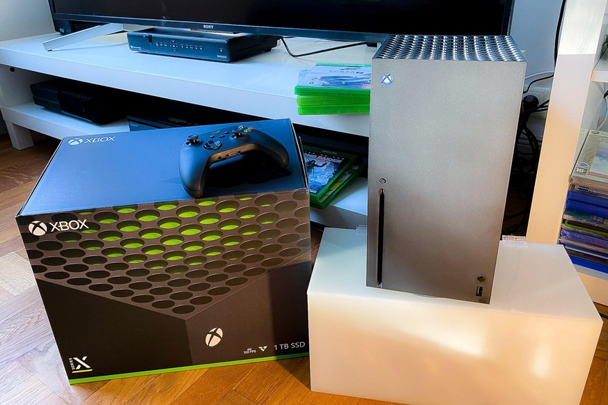 Xbox Series X: Der mattschwarze Quader wirkt geheimnisvoll